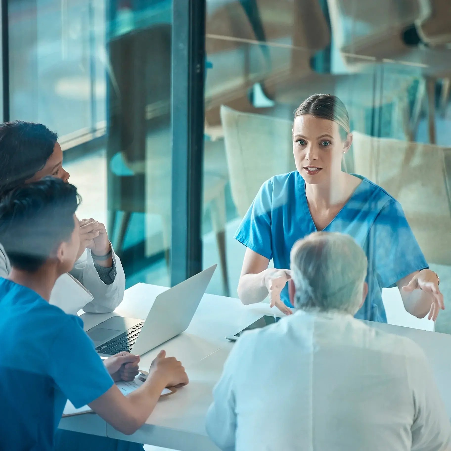 Medical-team-discussing-platform