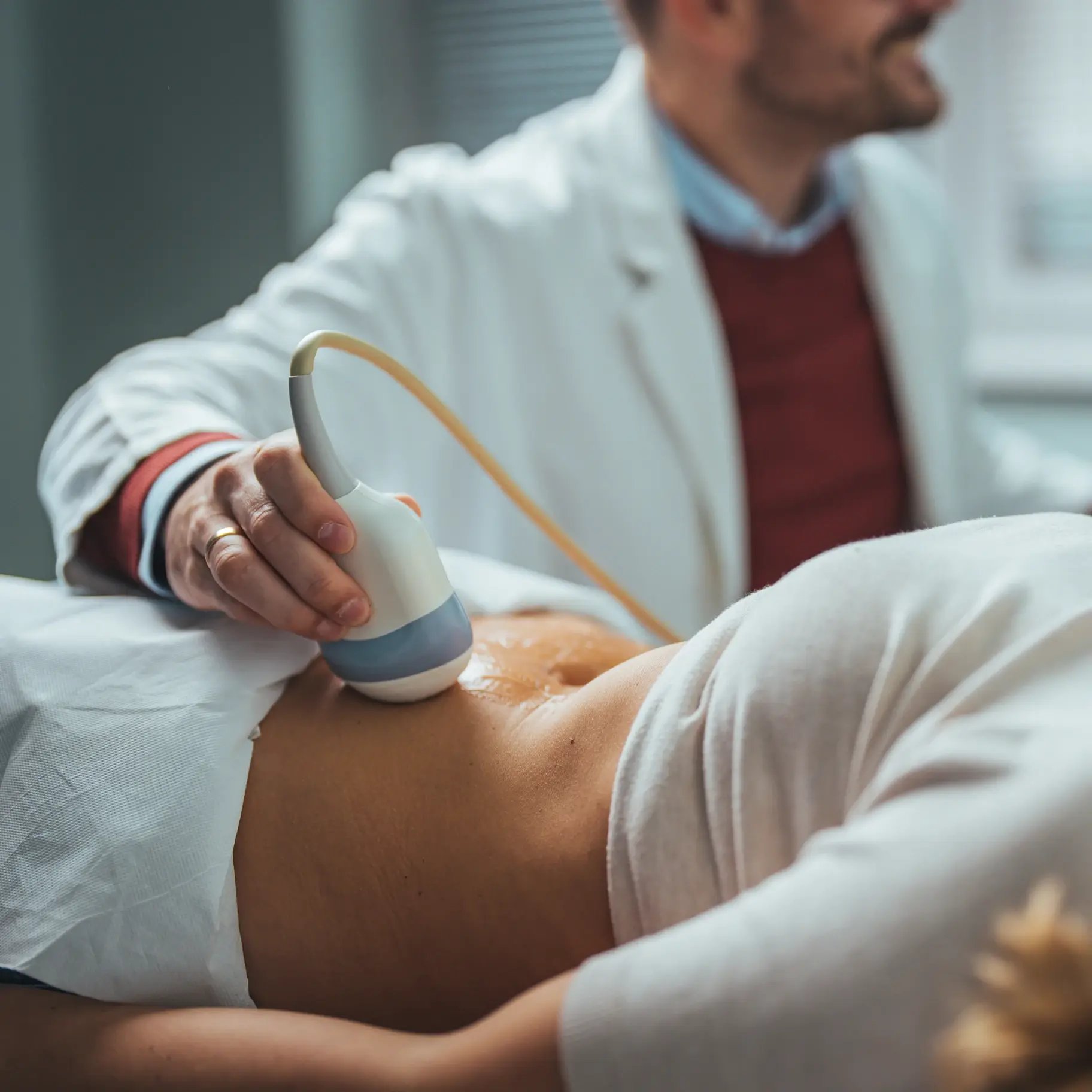 Women-having-ultrasound-in-hospital