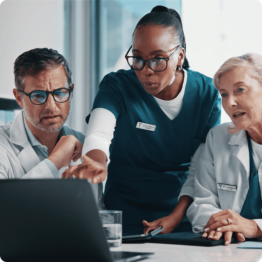Doctors-discussing-report
