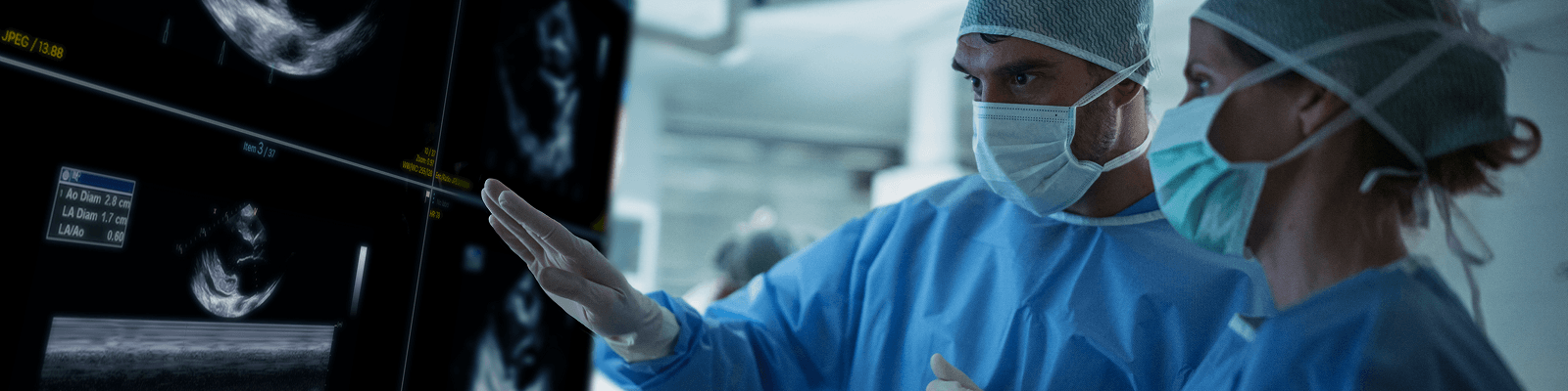 Medical-staff-examining-patient-images